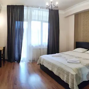 Апартаменты 1 Bedroom Unit With Patio, Тбилиси
